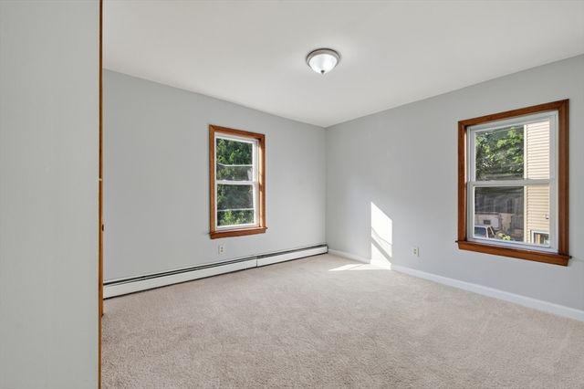 13 Goddard St, Webster, MA 01570