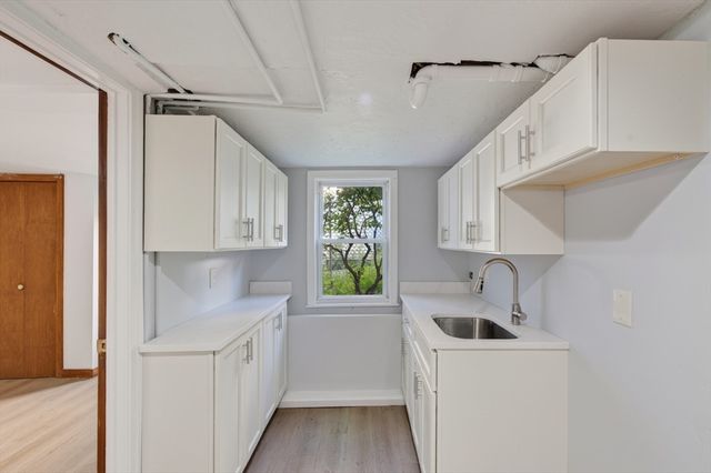 13 Goddard St, Webster, MA 01570