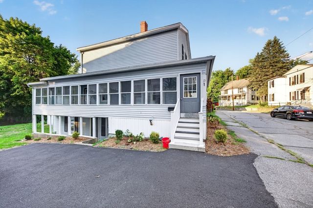 13 Goddard St, Webster, MA 01570