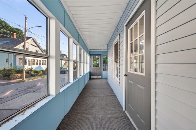 13 Goddard St, Webster, MA 01570