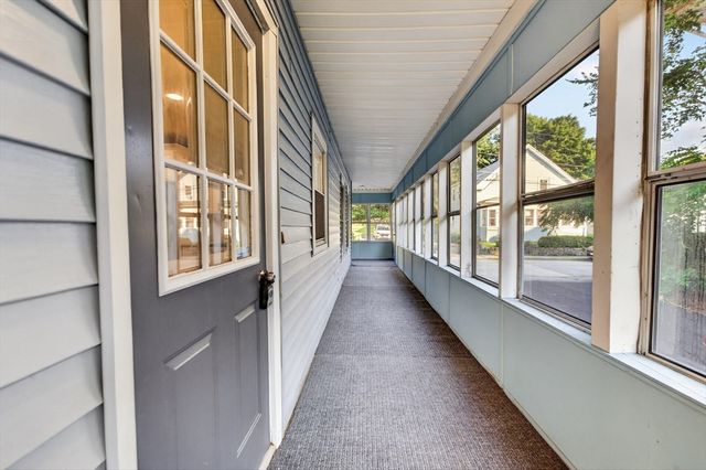 13 Goddard St, Webster, MA 01570