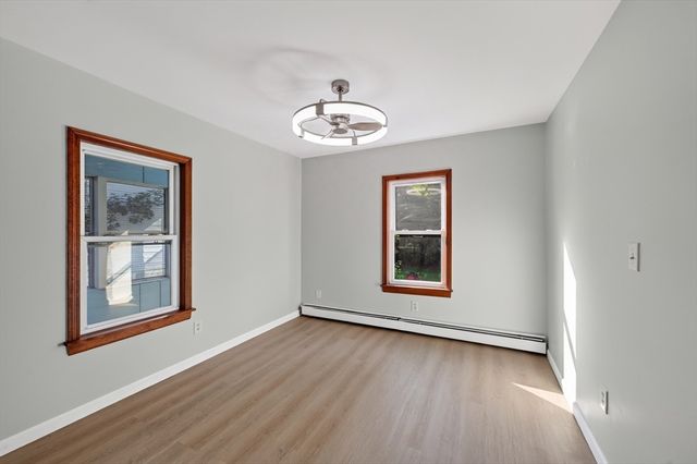 13 Goddard St, Webster, MA 01570