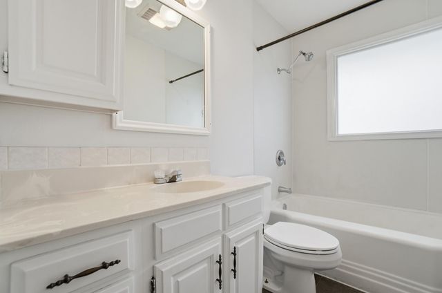 818 Brookwood Drive 818 Brookwood Drive, Bellefontaine, OH 43311