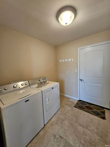 13125 Lockney Court, Evansville, IN 47725