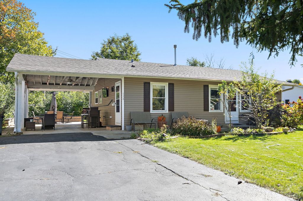 112 Mccabe Drive, Streamwood, IL 60107 — photo 2