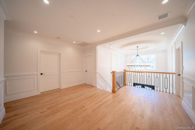 957 Dana Avenue, Valley Stream, NY 11580