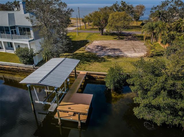 624 MAYO STREET, Crystal Beach, FL 34681