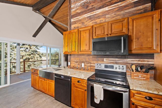 7302 E BIGELOW GULCH Rd, Spokane, WA 99217