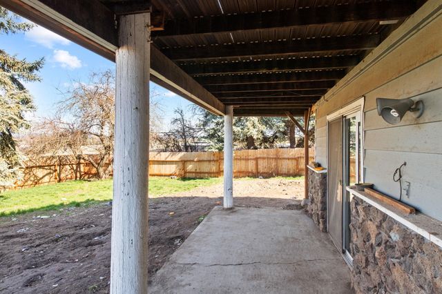 7302 E BIGELOW GULCH Rd, Spokane, WA 99217