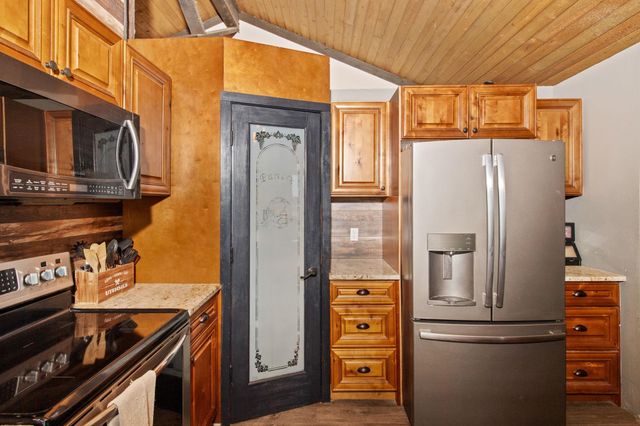 7302 E BIGELOW GULCH Rd, Spokane, WA 99217