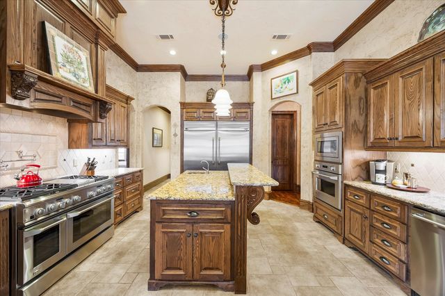 149 Old Vineyard Lane, Heath, TX 75032