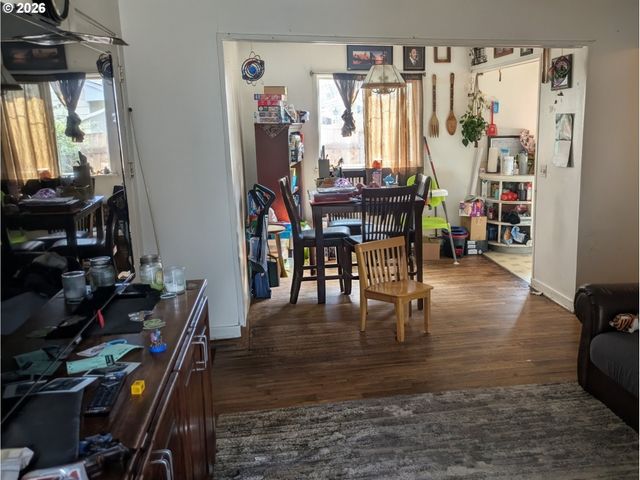 2330 W 14TH Ave, Eugene, OR 97402