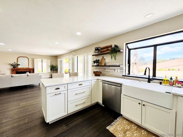 672 CHATEAU PLACE, Escondido, CA 92029