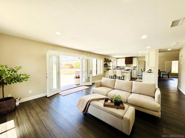 672 CHATEAU PLACE, Escondido, CA 92029