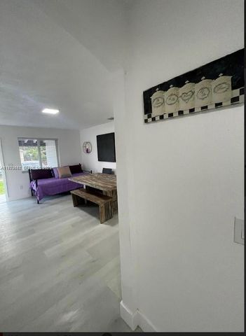 3085 NW 51st St, Miami, FL 33142