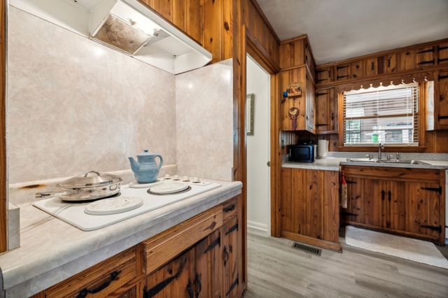 404C Van Hook Dr, Ashland City, TN 37015