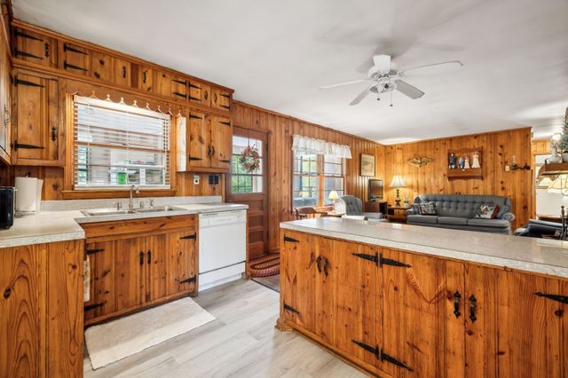 404C Van Hook Dr, Ashland City, TN 37015