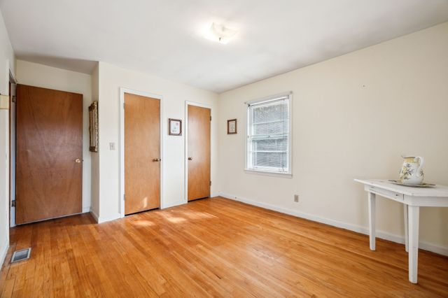 404C Van Hook Dr, Ashland City, TN 37015