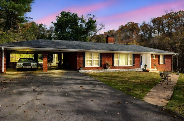 404C Van Hook Dr, Ashland City, TN 37015