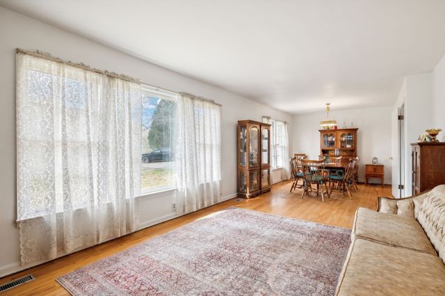 404C Van Hook Dr, Ashland City, TN 37015
