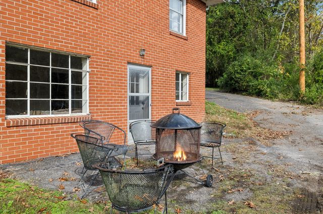 404C Van Hook Dr, Ashland City, TN 37015
