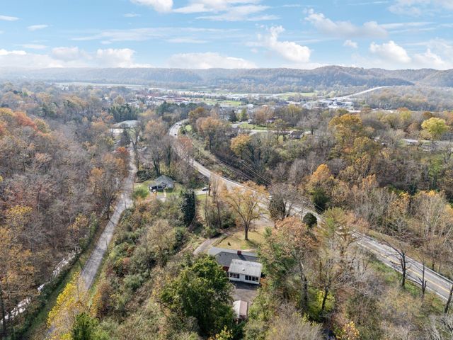 404C Van Hook Dr, Ashland City, TN 37015