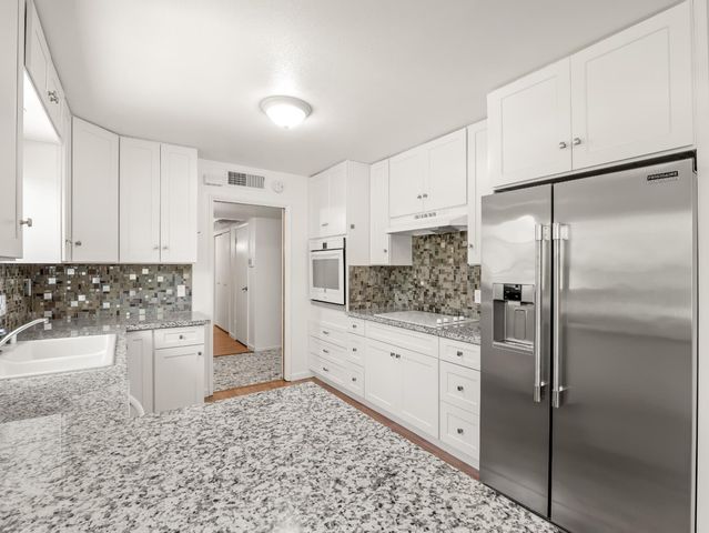 1528 E Escalon Avenue, Fresno, CA 93710
