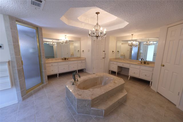 907 Red Oak Creek Drive, Ovilla, TX 75154