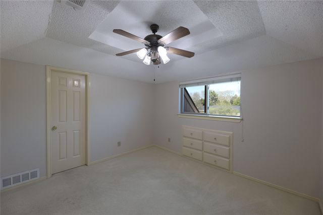 907 Red Oak Creek Drive, Ovilla, TX 75154