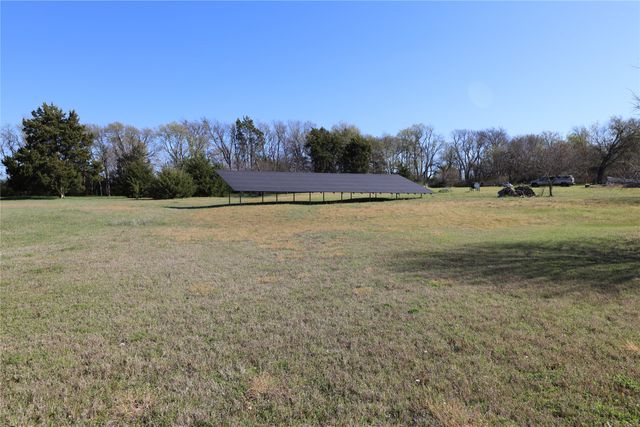 907 Red Oak Creek Drive, Ovilla, TX 75154