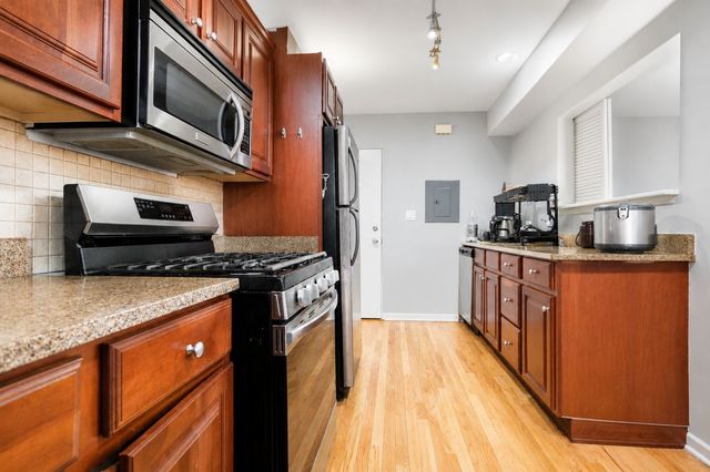 127 Callan Avenue 1, Evanston, IL 60202