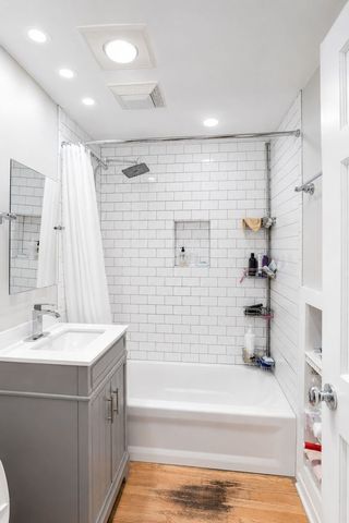 127 Callan Avenue 1, Evanston, IL 60202