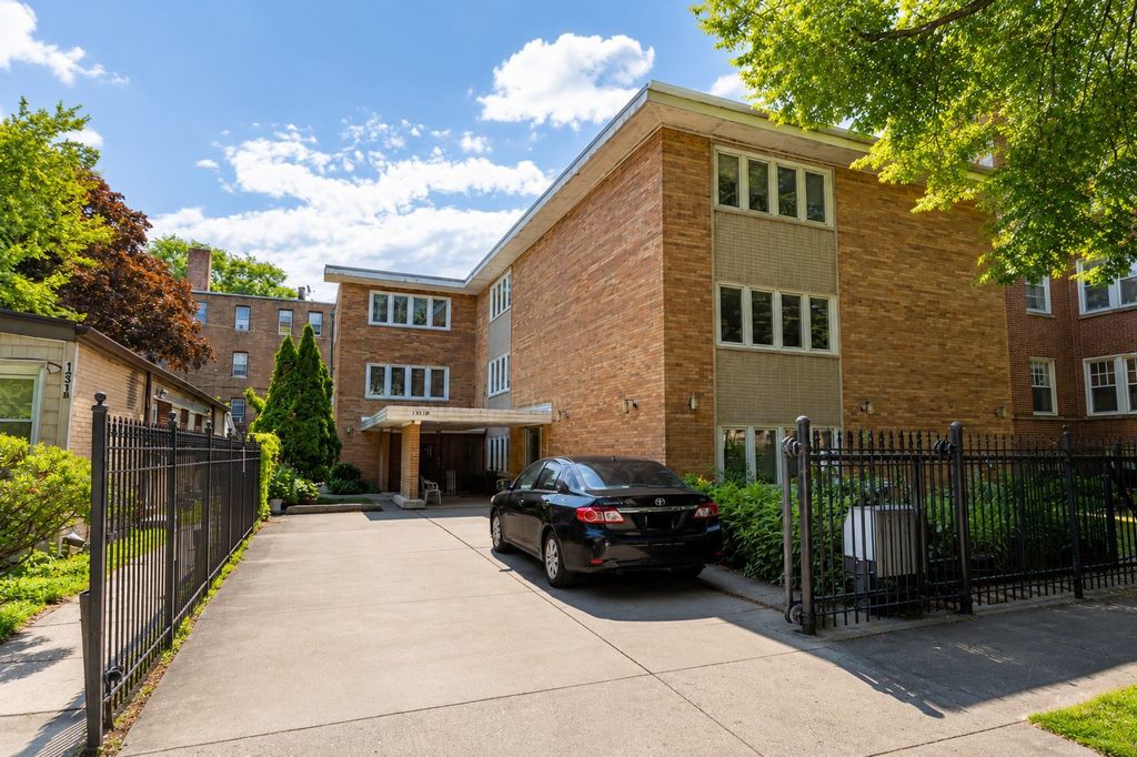 127 Callan Avenue 1, Evanston, IL 60202