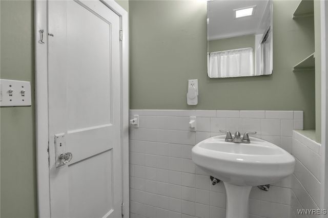 4585 Seneca Street, West Seneca, NY 14224