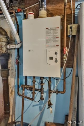 4585 Seneca Street, West Seneca, NY 14224