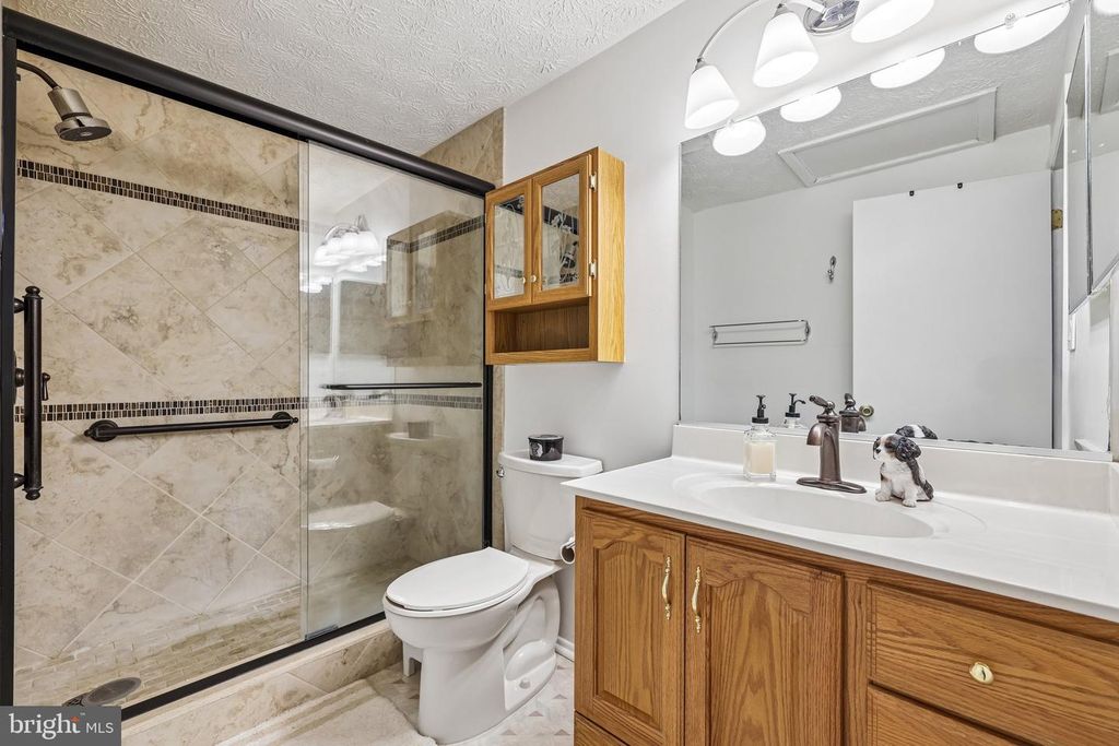 Image 13 of property listing at 7856 MARIOAK DR, Elkridge, MD 21075