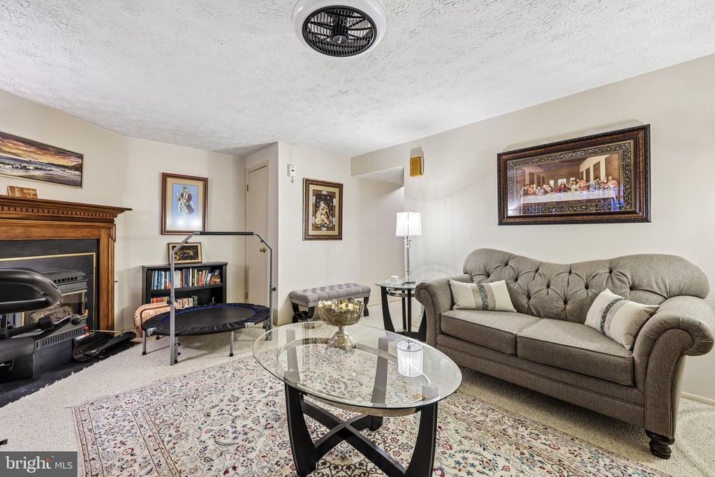 Image 26 of property listing at 7856 MARIOAK DR, Elkridge, MD 21075