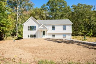 184 Kitemaug Road, Montville, CT 06382
