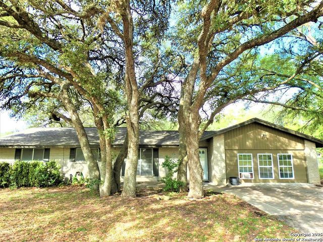 210 Loma Linda, Beeville, TX 78102