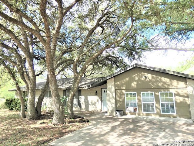 210 Loma Linda, Beeville, TX 78102