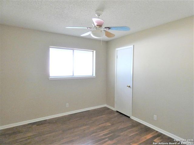 210 Loma Linda, Beeville, TX 78102