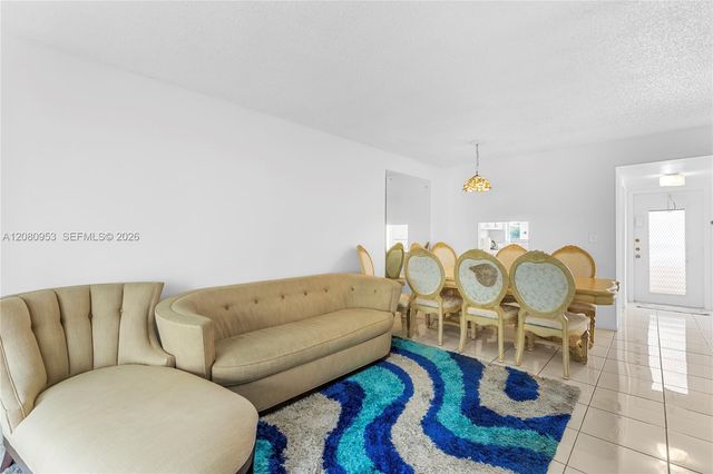 7891 N Sunrise Lakes Drive 305, Sunrise, FL 33322