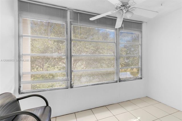 7891 N Sunrise Lakes Drive 305, Sunrise, FL 33322