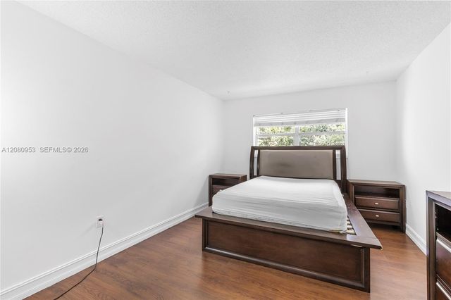 7891 N Sunrise Lakes Drive 305, Sunrise, FL 33322