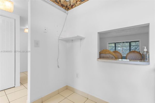 7891 N Sunrise Lakes Drive 305, Sunrise, FL 33322