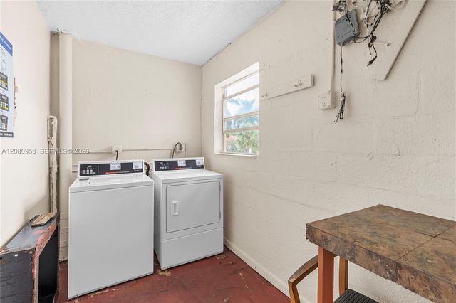 7891 N Sunrise Lakes Drive 305, Sunrise, FL 33322