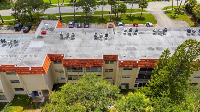 7891 N Sunrise Lakes Drive 305, Sunrise, FL 33322