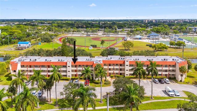 7891 N Sunrise Lakes Drive 305, Sunrise, FL 33322