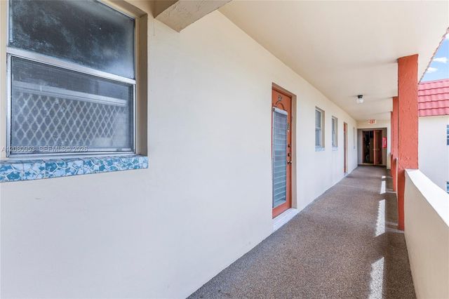 7891 N Sunrise Lakes Drive 305, Sunrise, FL 33322