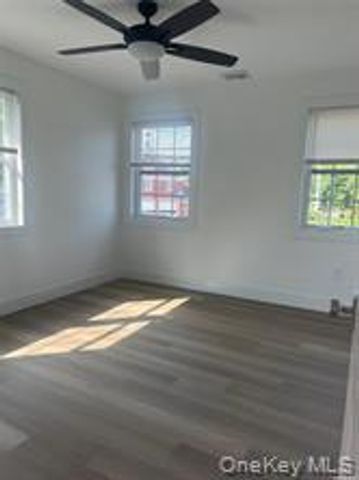 152 South Country B, Bellport Village, NY 11713